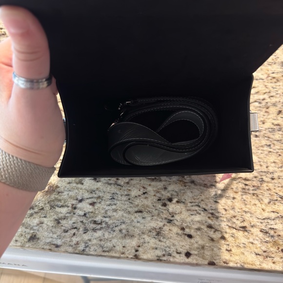 Jeffree Star Iconic Razor Blade Purse - Picture 3 of 10